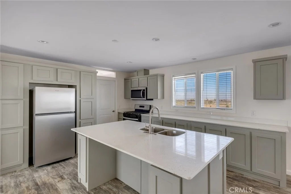 Photo of 2350 Olivera