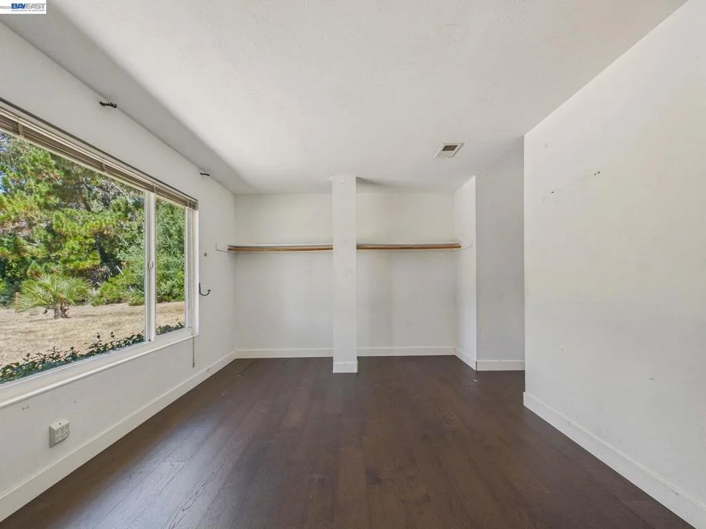 Photo of 327 Steven Cir