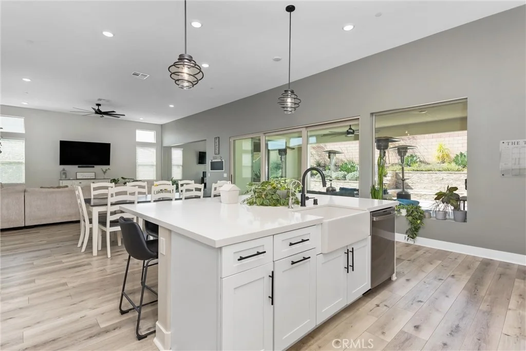 Photo of 1388 Melstone
