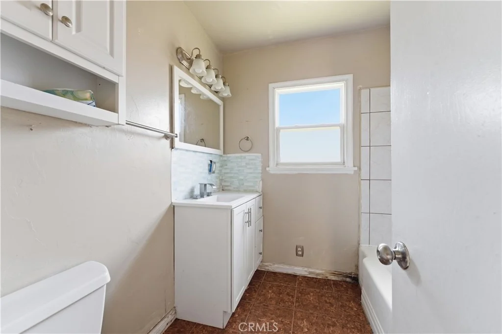 Photo of 13709 Daphne Avenue