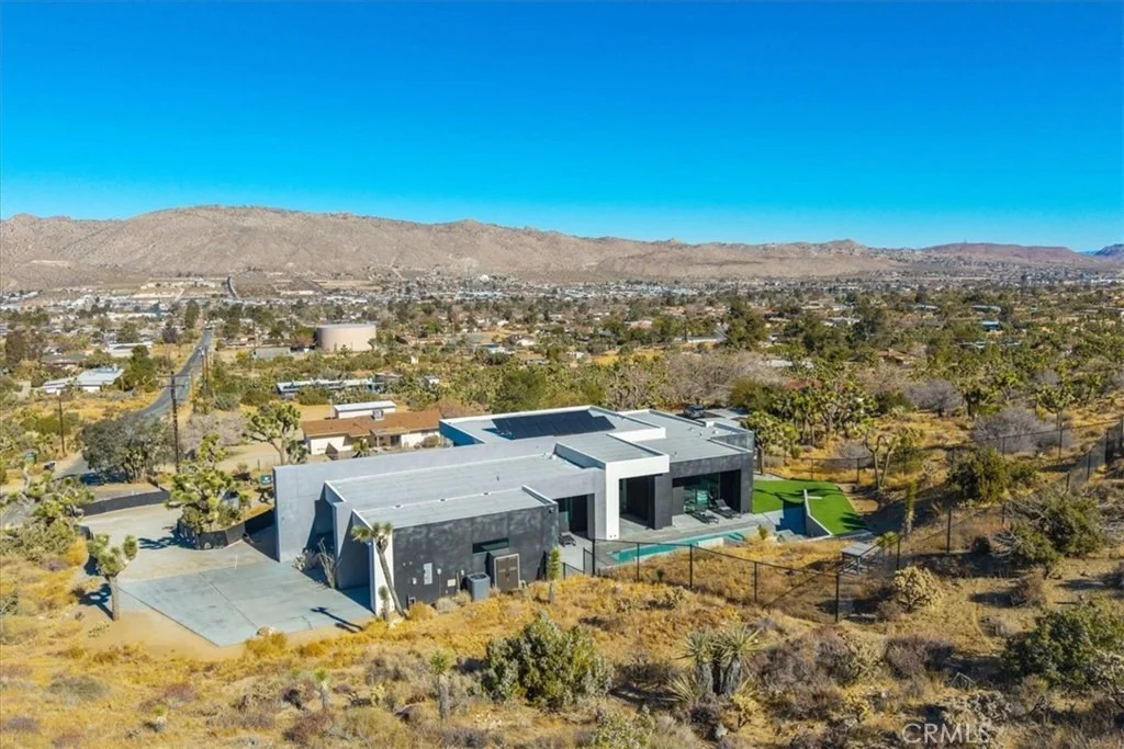 Photo of 8175 Fox Trail
