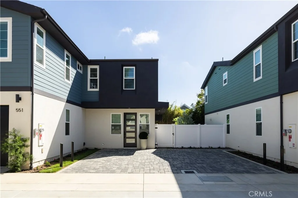 Photo of 551 Bernard
