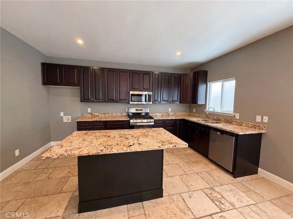 Photo of 257 Sutter W