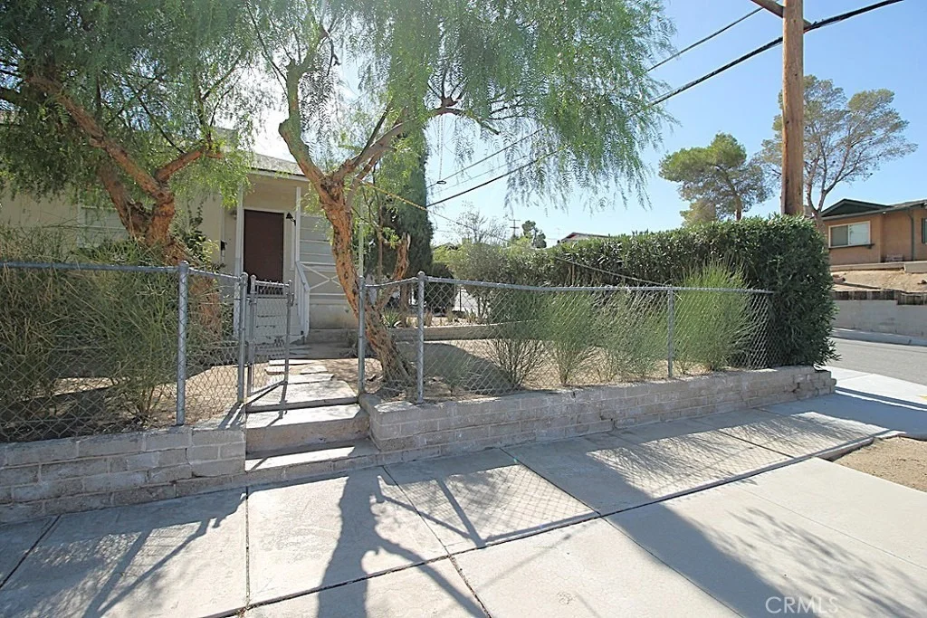 Photo of 100 E Desert View