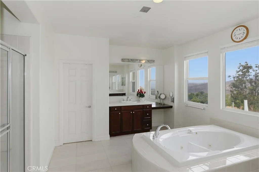 Photo of 15979 Skyridge
