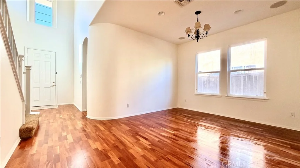 Photo of 335 Plaza Toluca