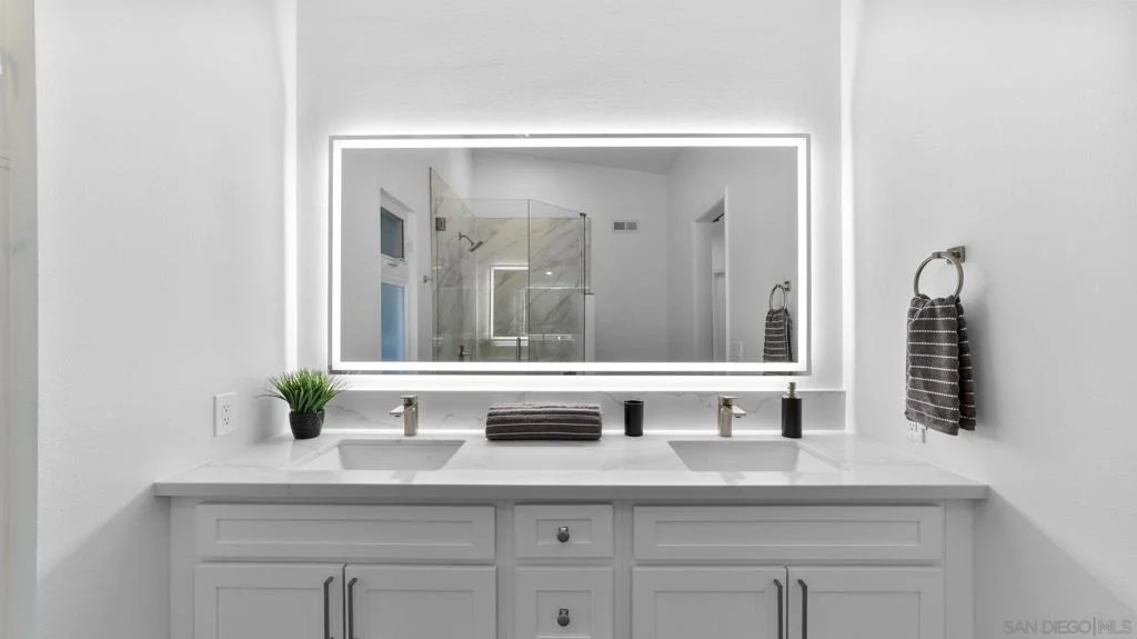 Photo of 4909 Pacifica