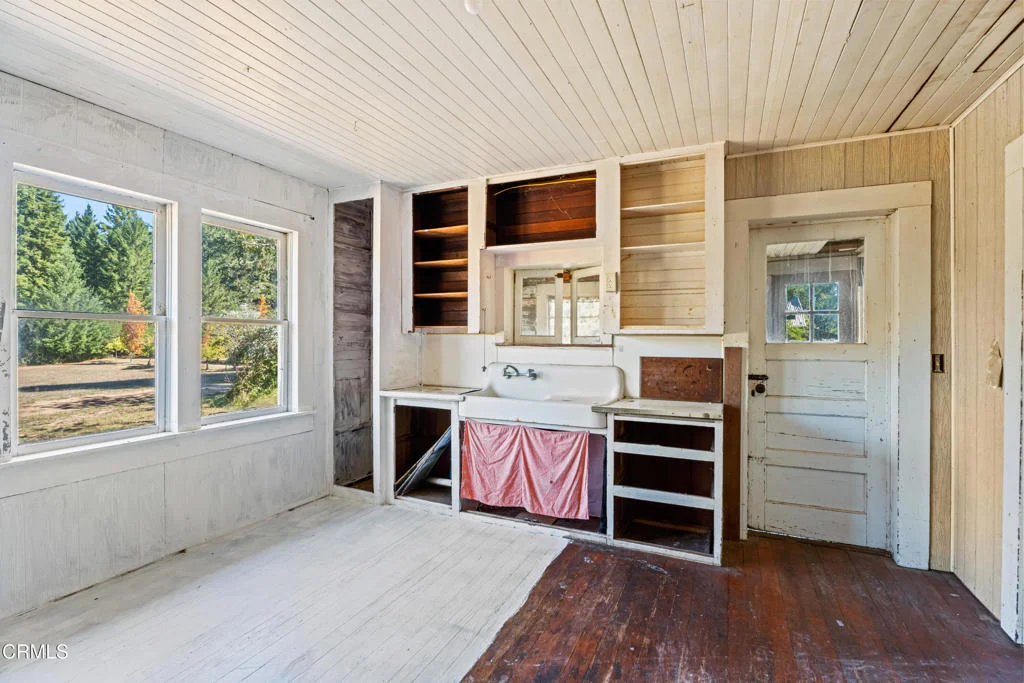 Photo of 28580 Comptche Ukiah Road