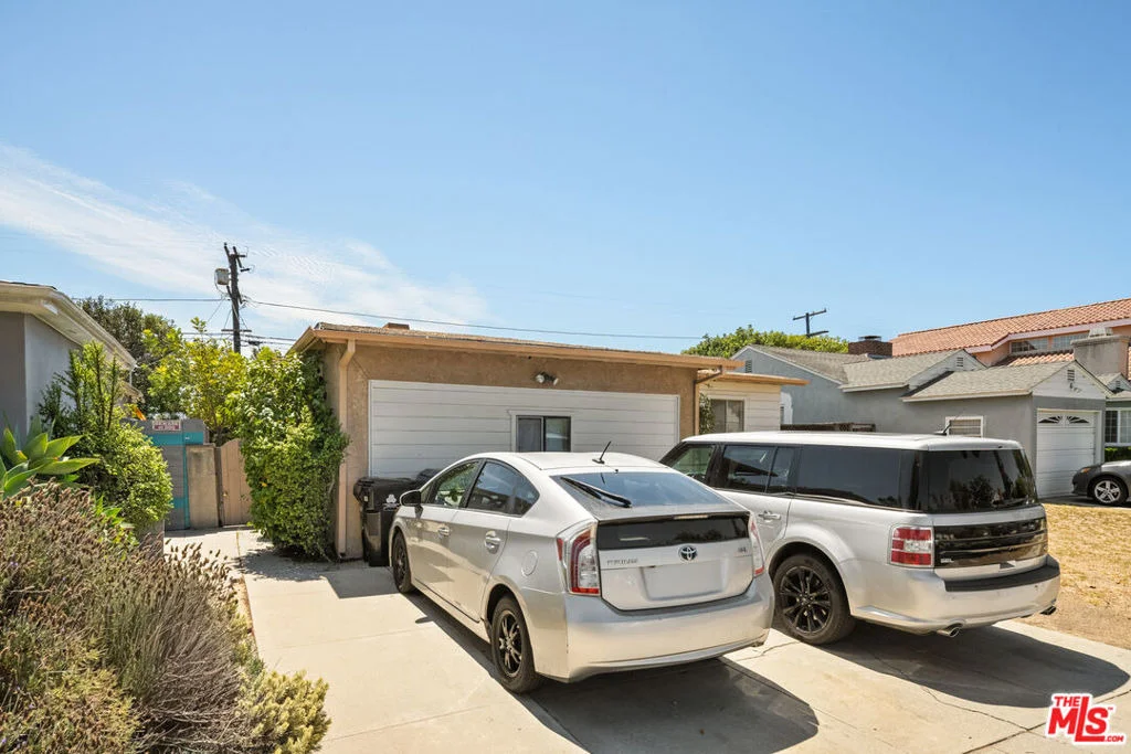 Photo of 5852 Compass Drive