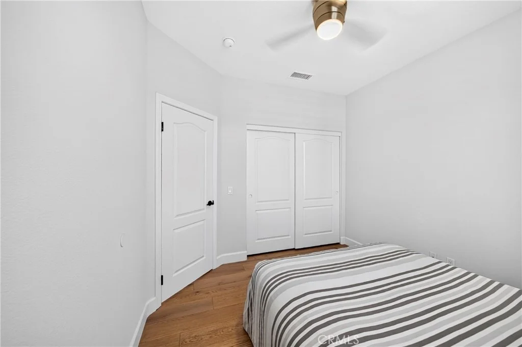 Photo of 1238 Hampton Court