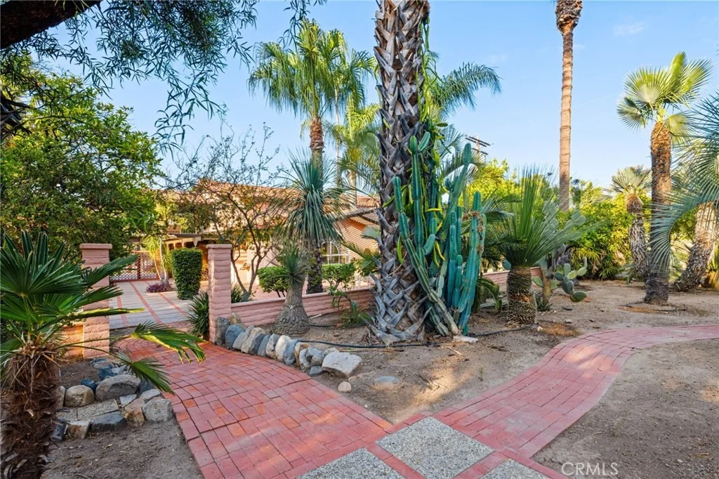 Photo of 880 Encanto Street