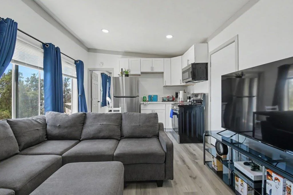 Photo of 2610 Helix St.
