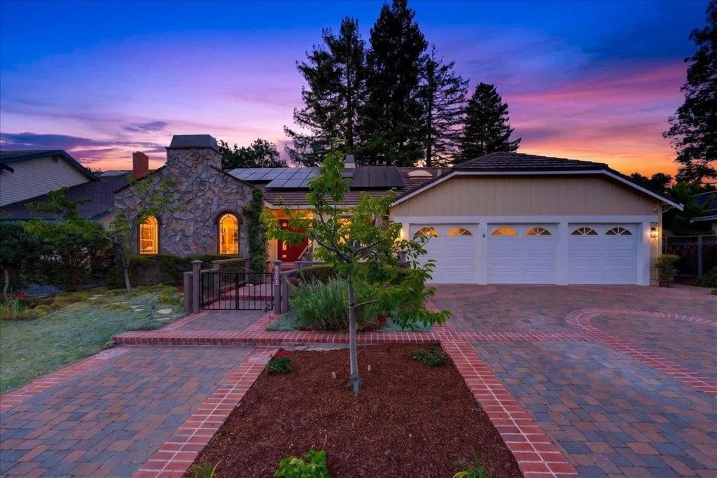 Photo of 292 Apricot Lane