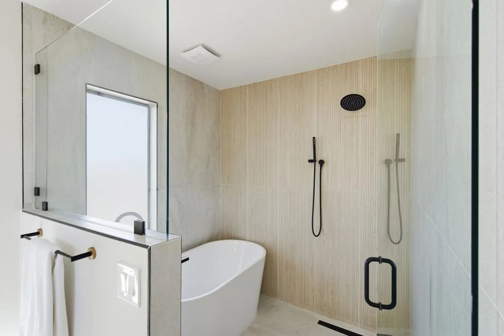 Photo of 2712 Mateo Place