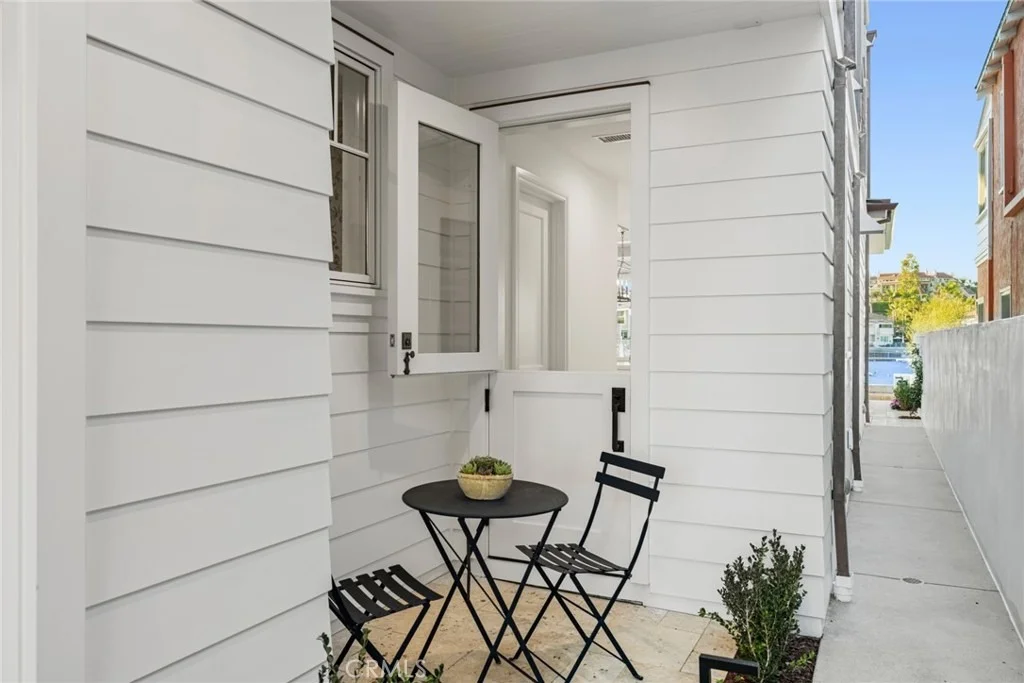 Photo of 1105 N Bay Front