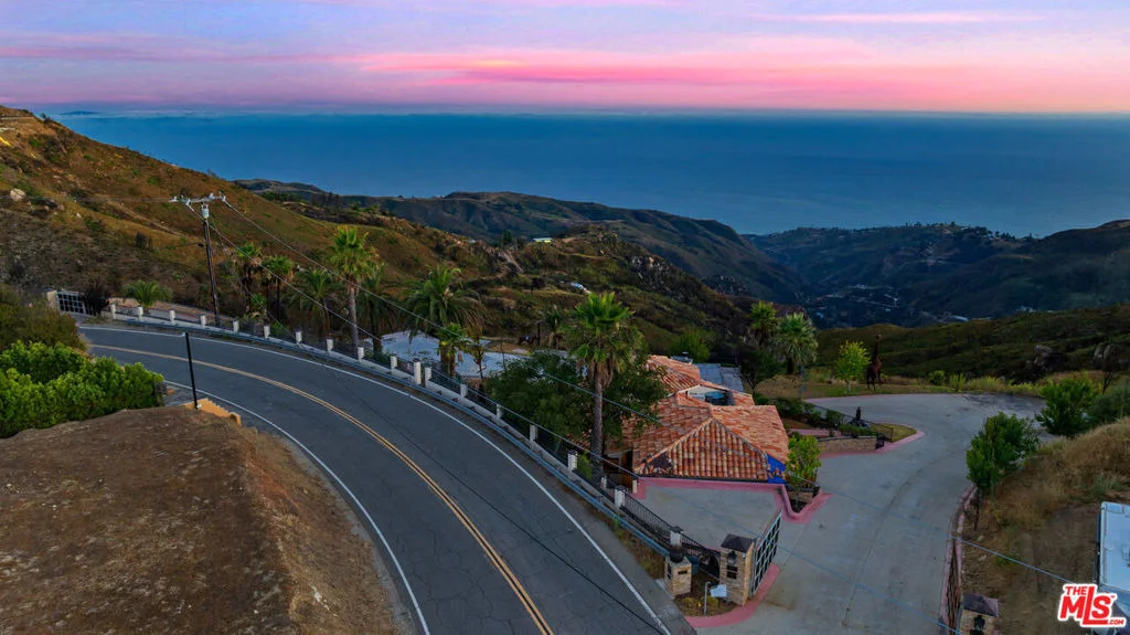 Photo of 23010 Saddle Peak Road