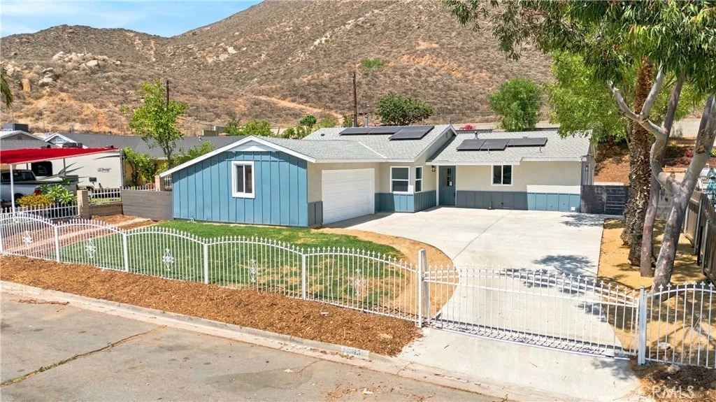Photo of 5945 Paramount Drive