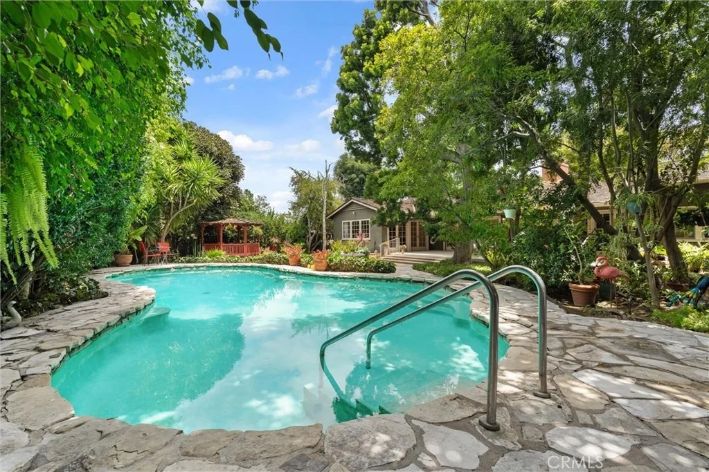 Photo of 1455 La Perla