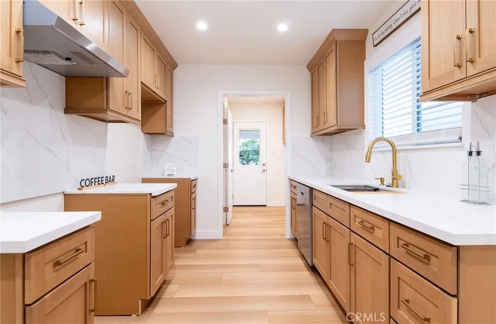 Photo of 820 W Harding