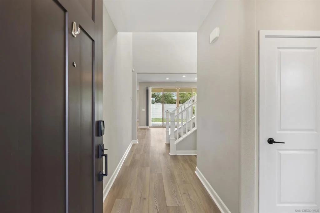 Photo of 1187 Barry Pl