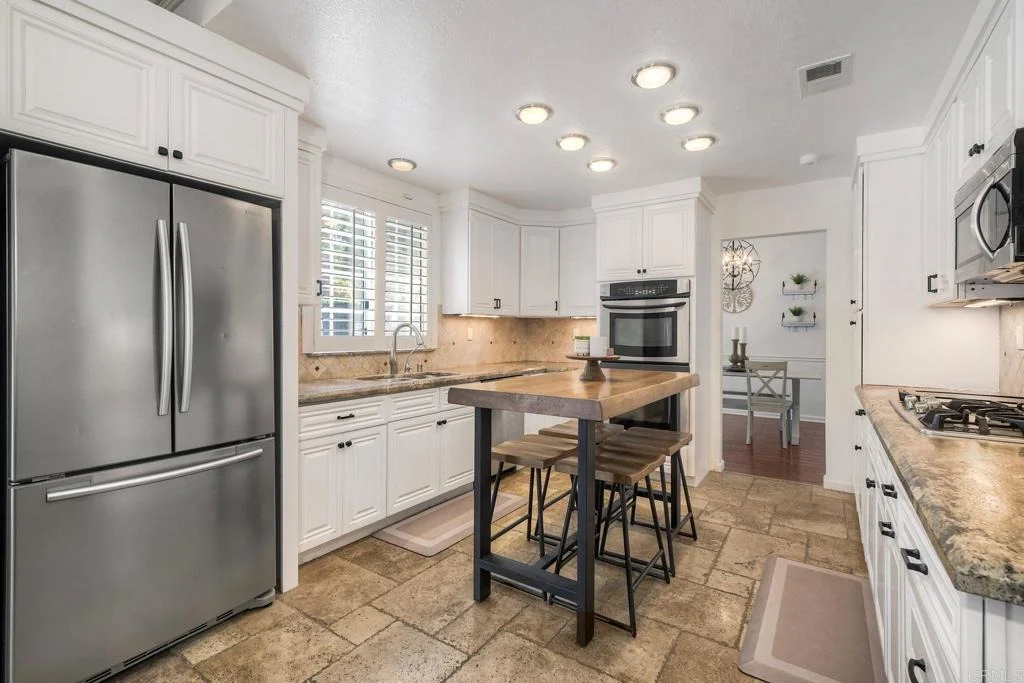 Photo of 975 Rose Arbor Drive