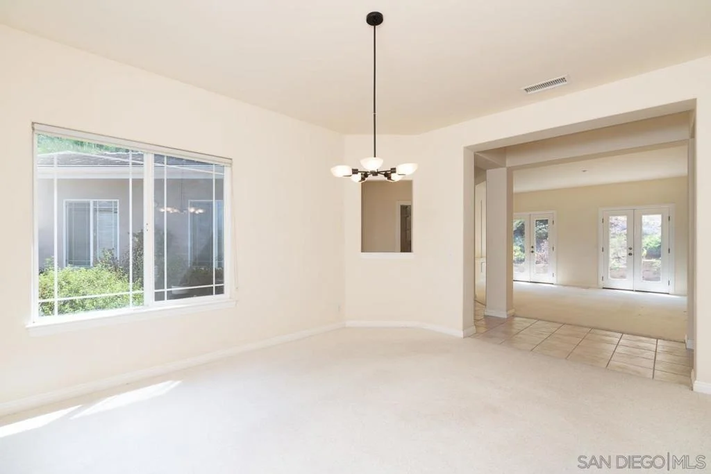 Photo of 613 Carnation Ln