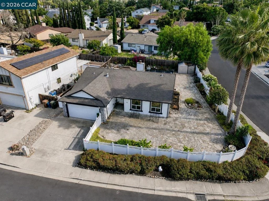 Photo of 1904 Calaveras Dr