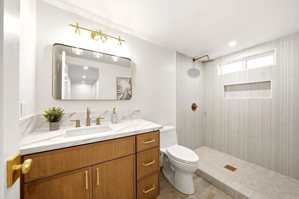 Photo of 4592 CONTOUR BLVD