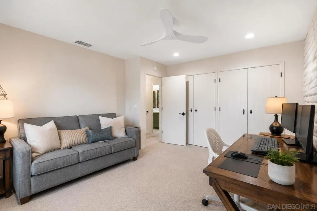 Photo of 2422 Peet Lane