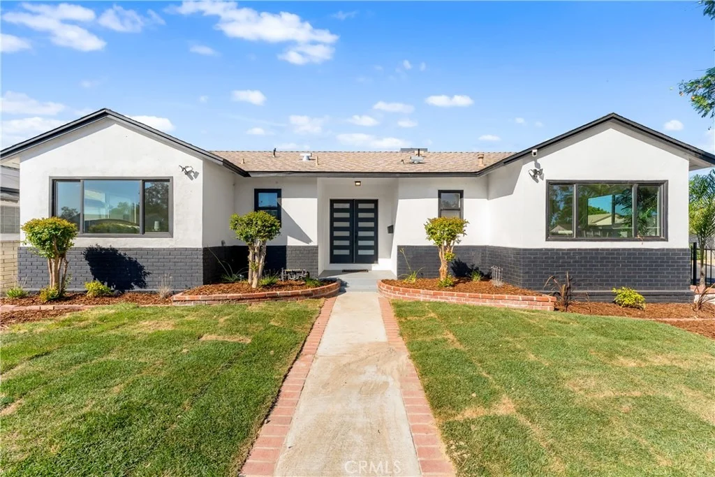 Photo of 8908 8910 Lev Avenue