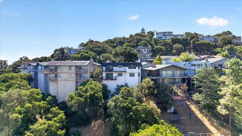 Photo of 1550 Winding Way