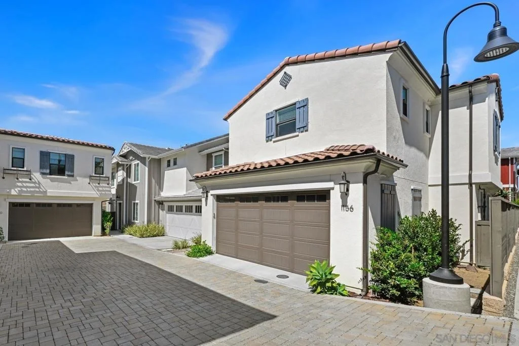 Photo of 1156 E Cove Pl.