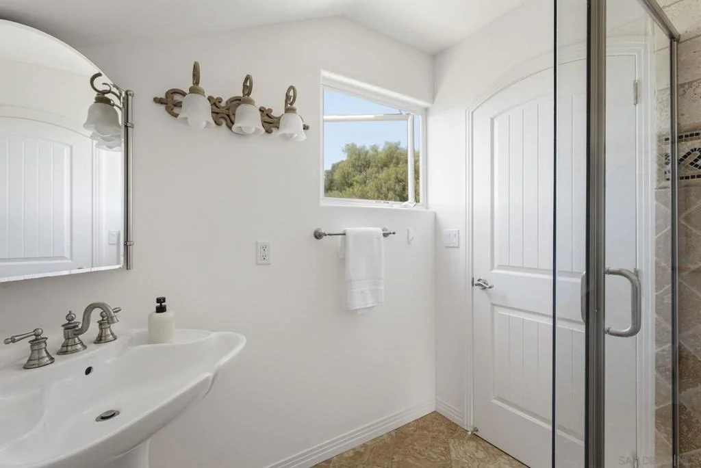 Photo of 931 Sol Vista Glen