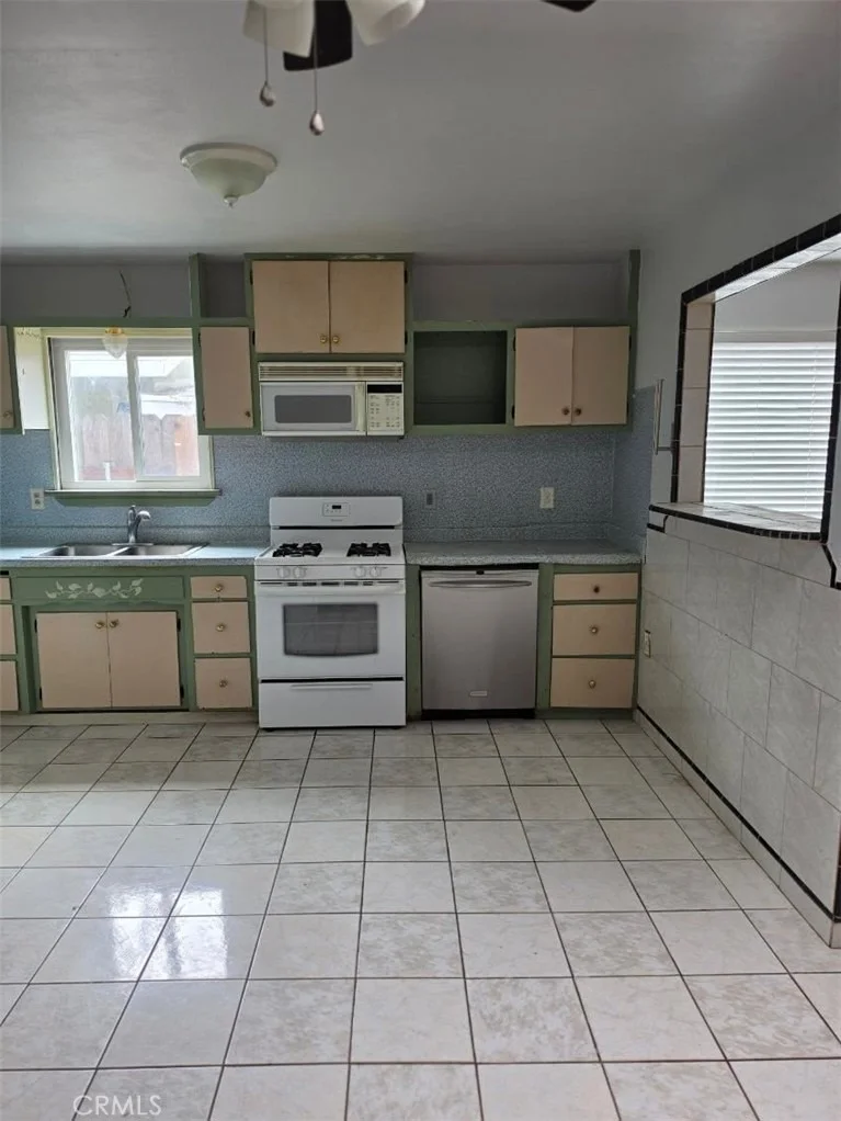 Photo of 2285 La Verne
