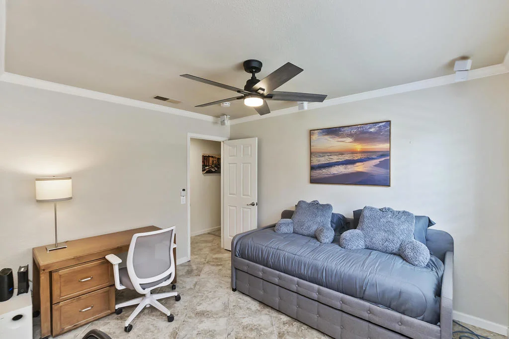 Photo of 6 Maximo Way