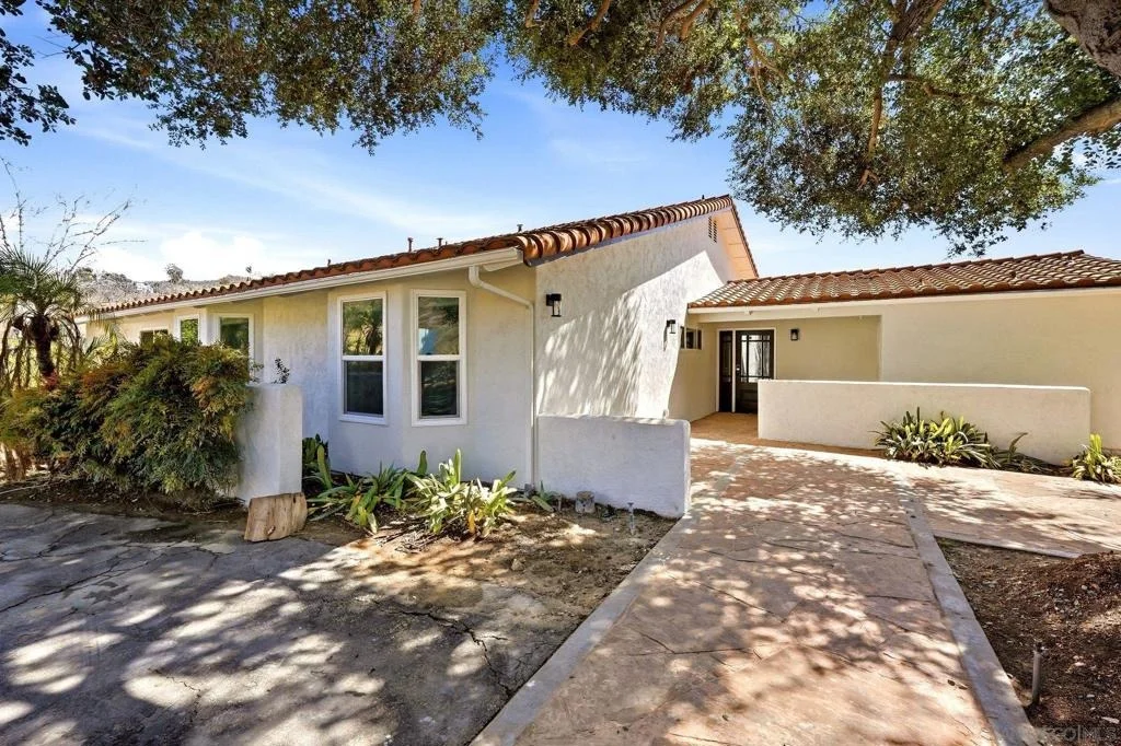 Photo of 2073 Willow Glen