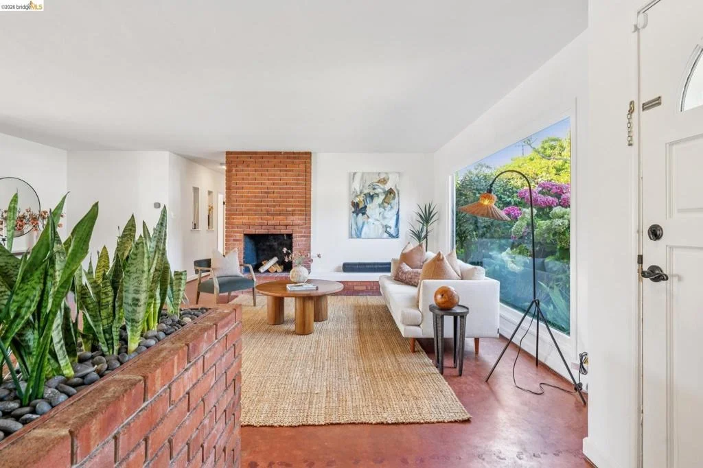 Photo of 201 Warwick Ave