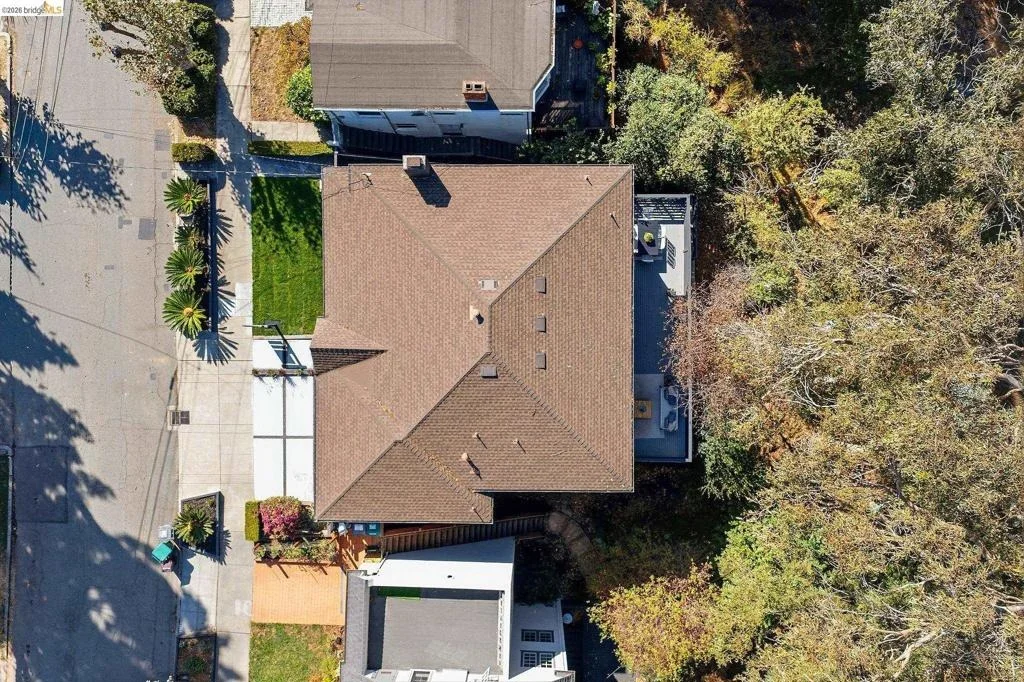 Photo of 866 Alma Place
