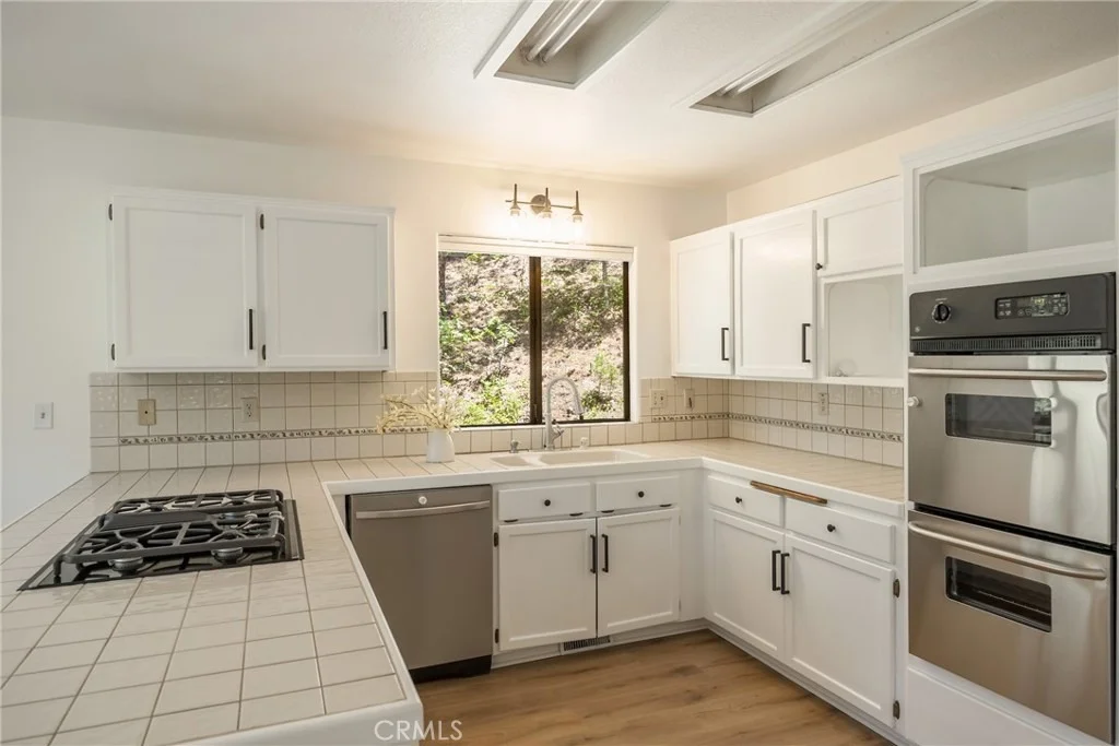 Photo of 26695 Thunderbird Dr