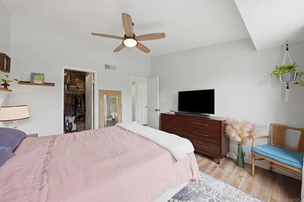Photo of Unit F at 5064 Via Manos