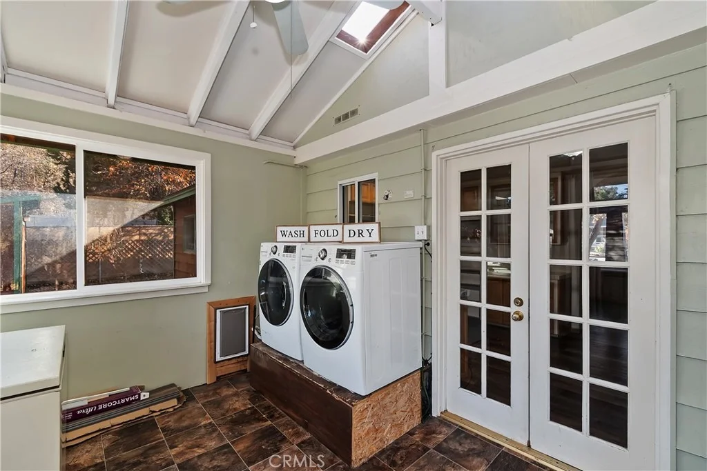 Photo of 811 Leonard Lane