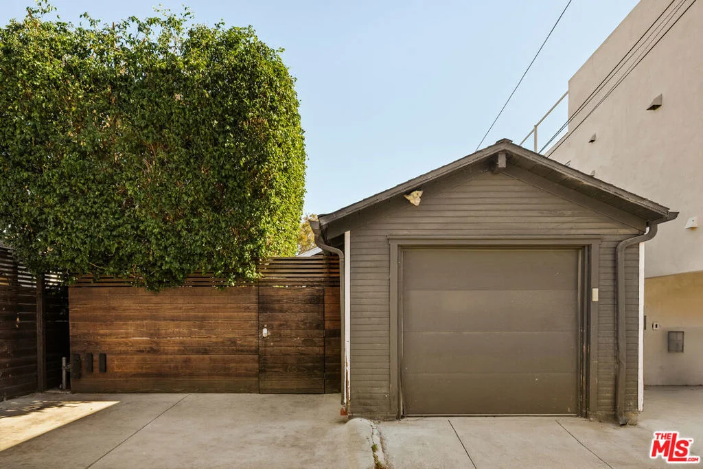 Photo of 247 Windward Avenue