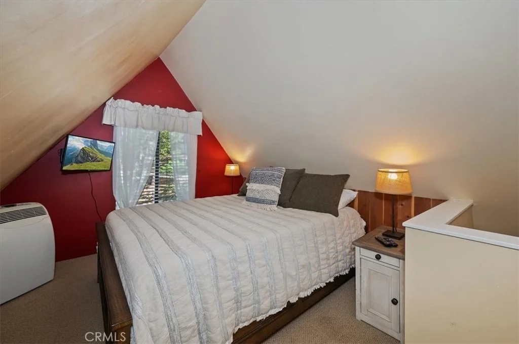 Photo of 27596 Oak Knoll