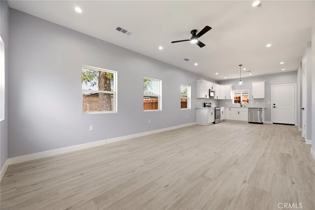 Photo of 1050 W Olive Street
