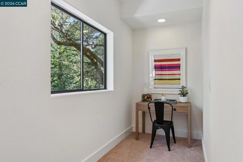 Photo of 11 Redwood Cir