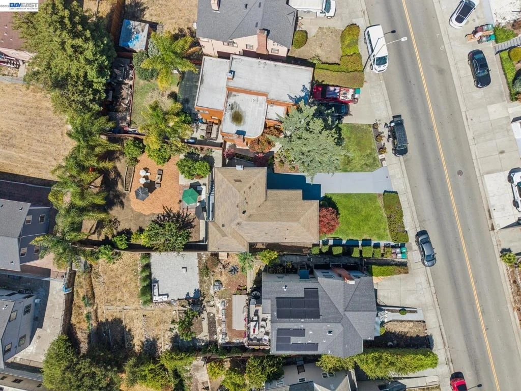 Photo of 8233 Golf Links Rd