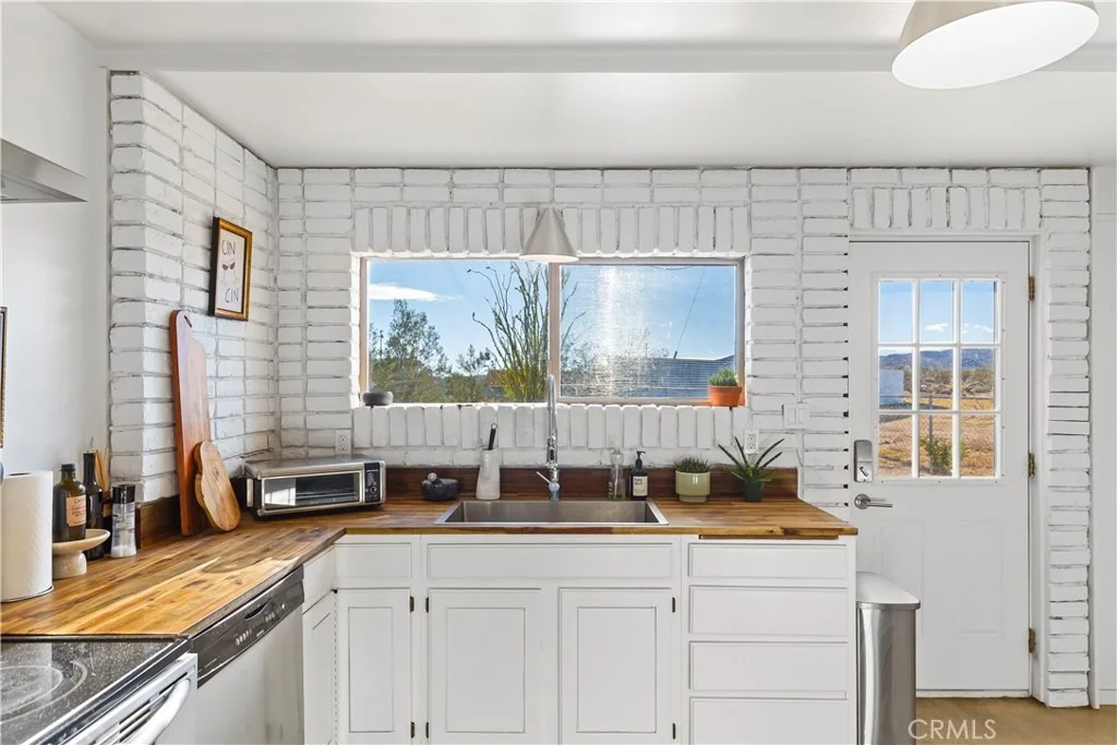 Photo of 60611 Birdie Ln