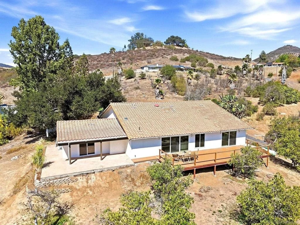Photo of 2073 Willow Glen