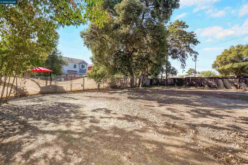 Photo of 2812 Cowell