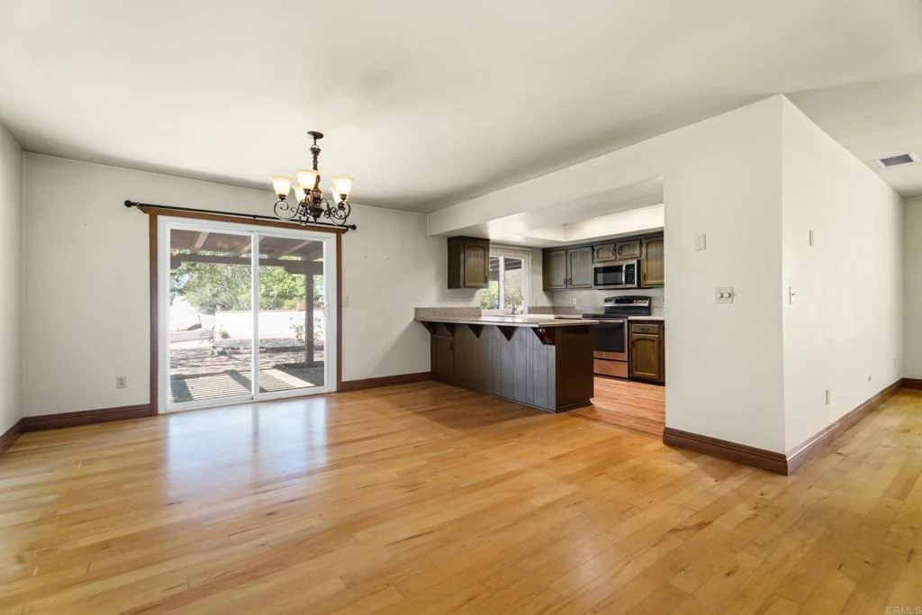Photo of 3042 Holly Rd